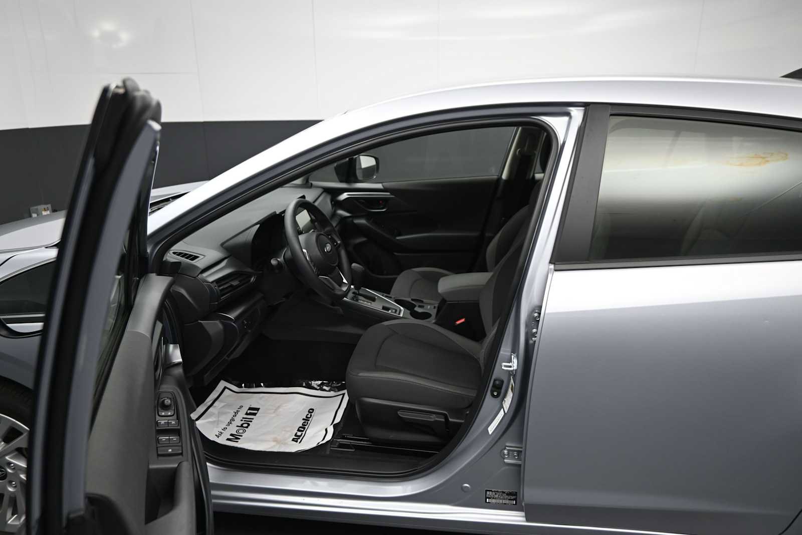 Used 2025 Subaru Impreza 2.0i AWD/4WD image 5