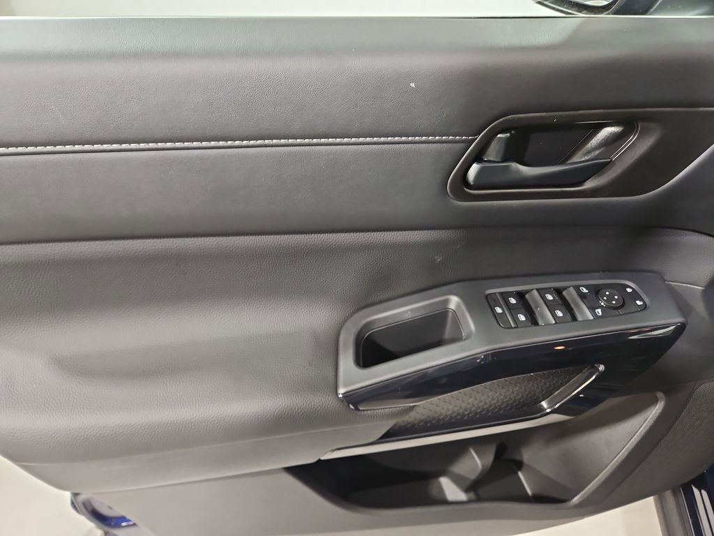 New 2026 Nissan Pathfinder SV image 10