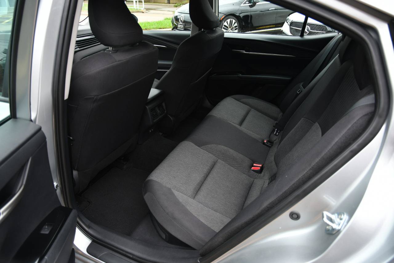 Used 2026 Toyota Camry LE FWD image 27