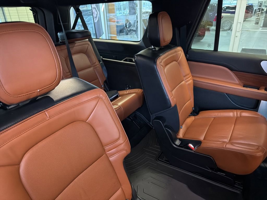 Used 2019 Lincoln Navigator L Reserve image 16