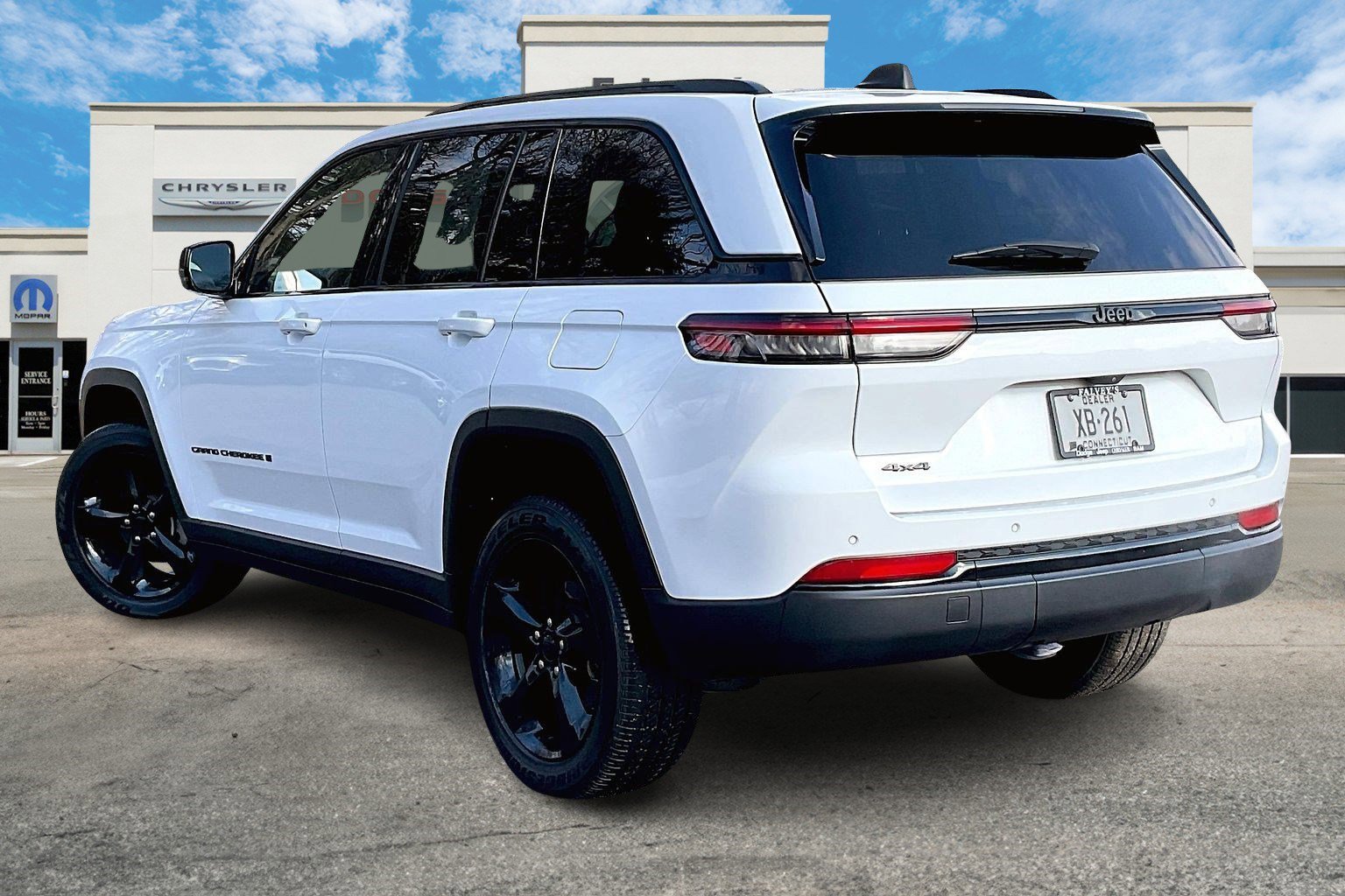 Certified 2023 Jeep Grand Cherokee Altitude image 12