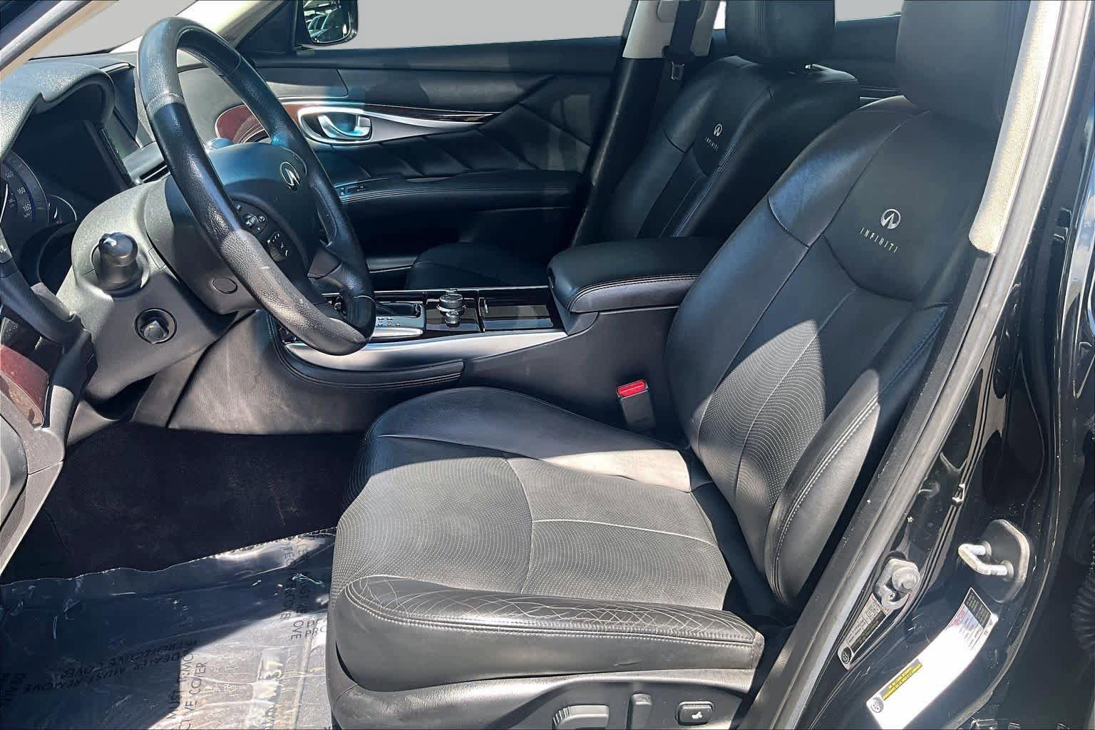 Used 2013 INFINITI M37 w/ Premium Pkg RWD image 8