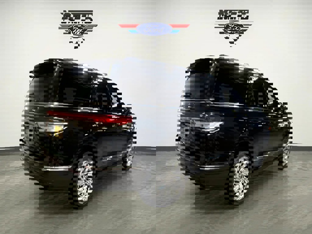 Used 2024 Lincoln Navigator Reserve image 5