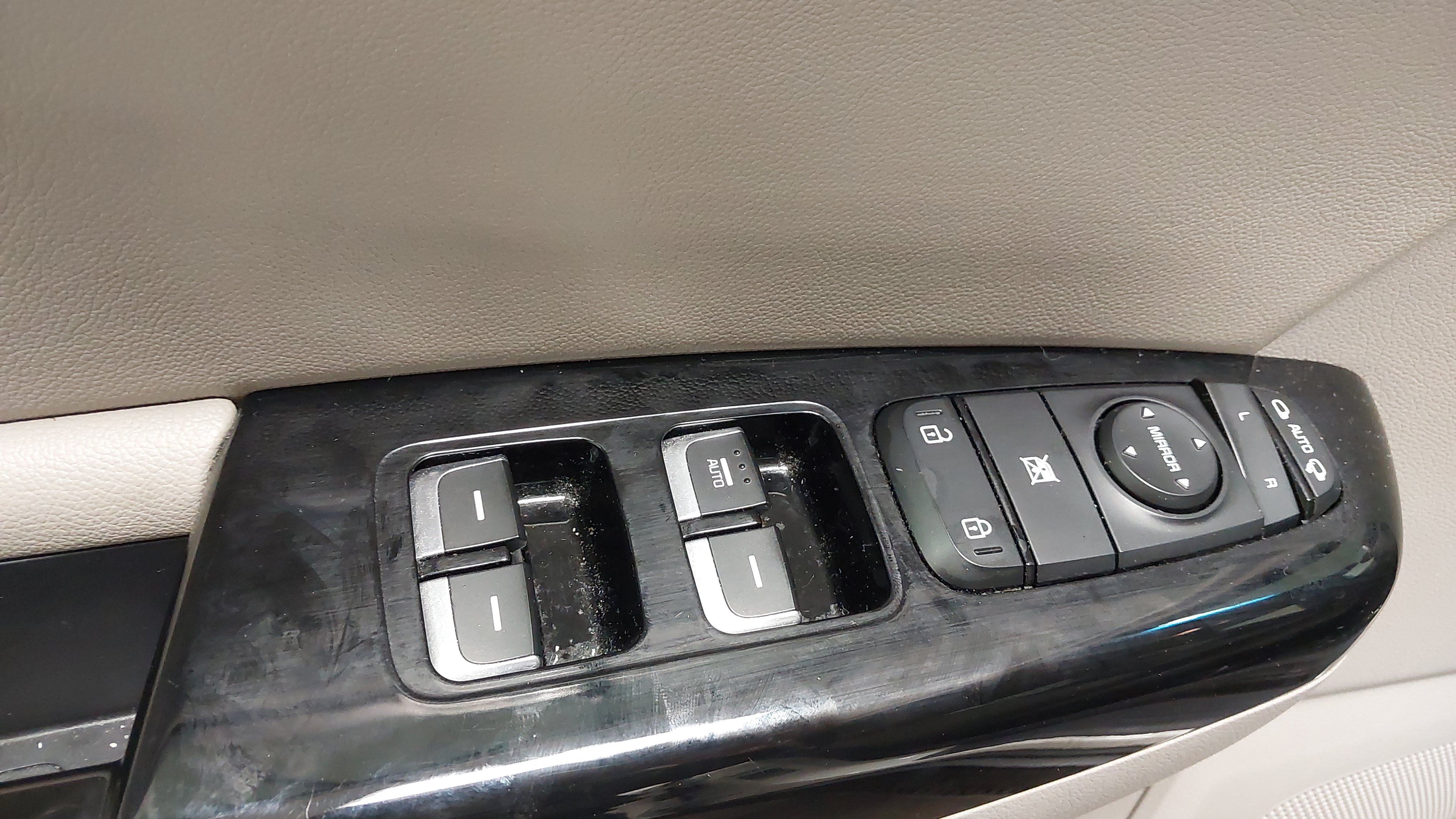 Used 2020 Kia Sportage EX AWD/4WD image 25