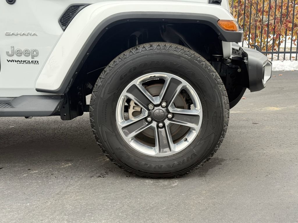 Used 2022 Jeep Wrangler Unlimited Sahara w/ LED Lighting Group image 9