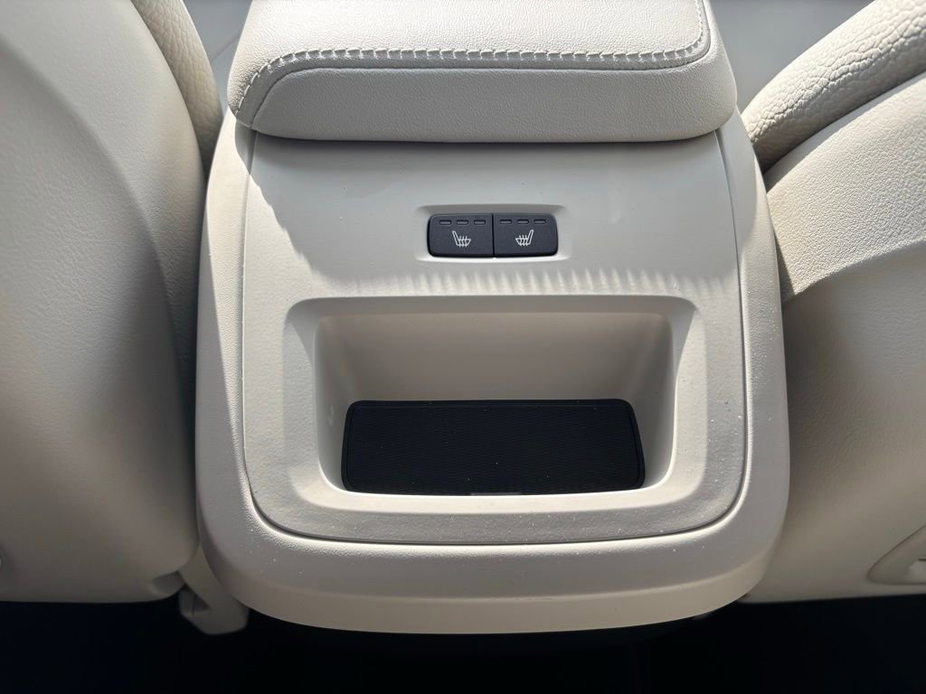 Used 2023 Volvo XC60 B5 Plus w/ Climate Package AWD/4WD image 21