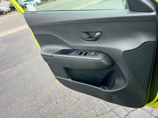 Used 2024 Hyundai Kona SEL AWD/4WD image 17