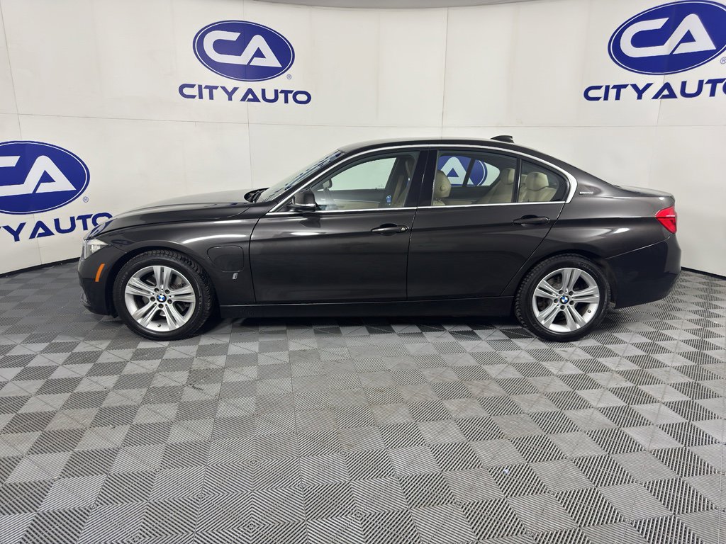Used 2017 BMW 330e image 6