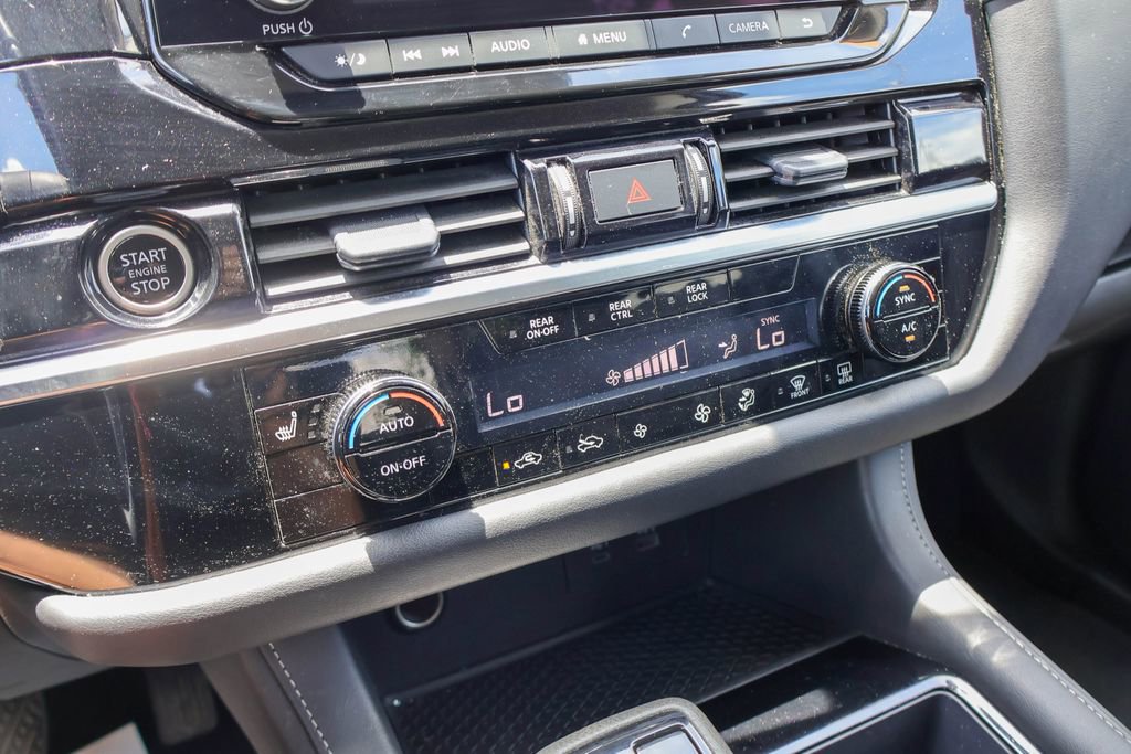 Used 2024 Nissan Pathfinder SV AWD/4WD image 15