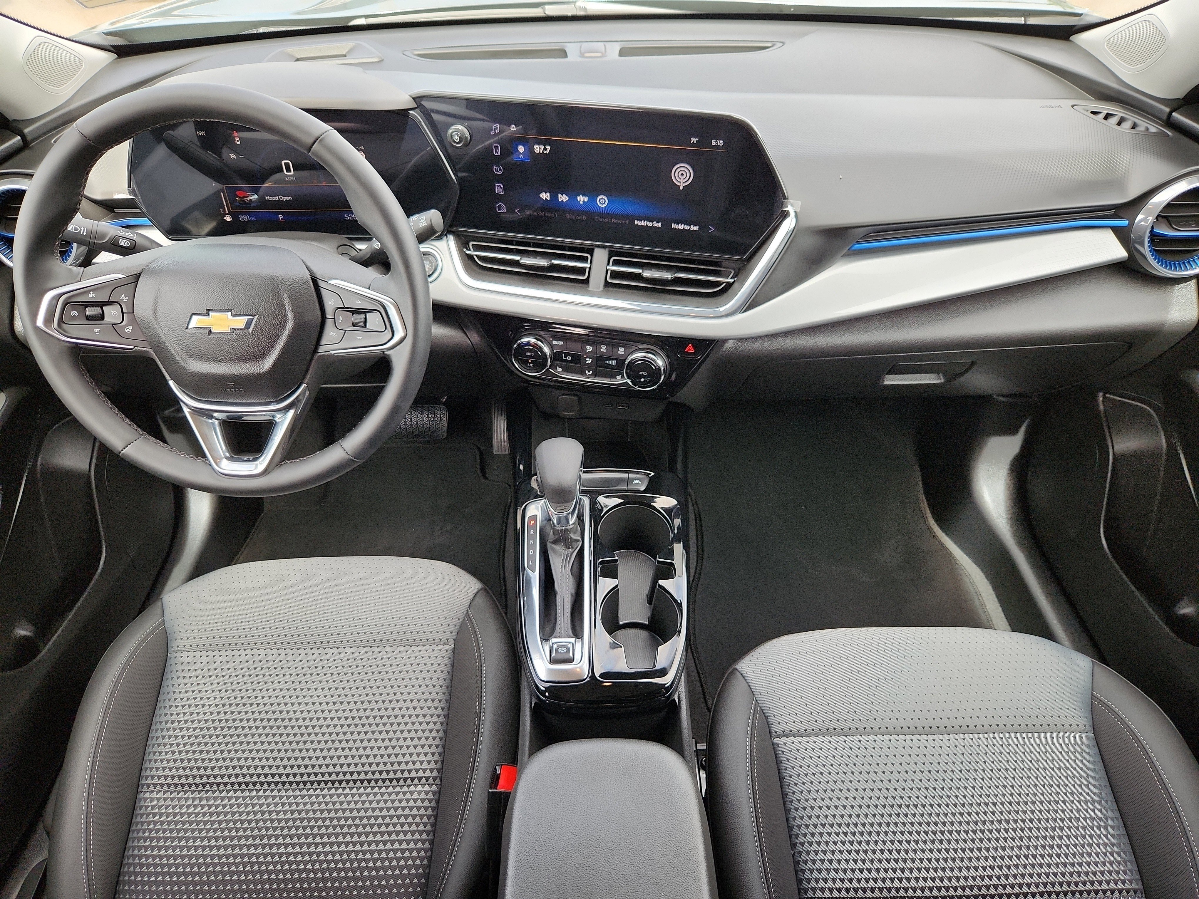 Certified 2025 Chevrolet Trax LT w/ Driver Confidence Package FWD image 9