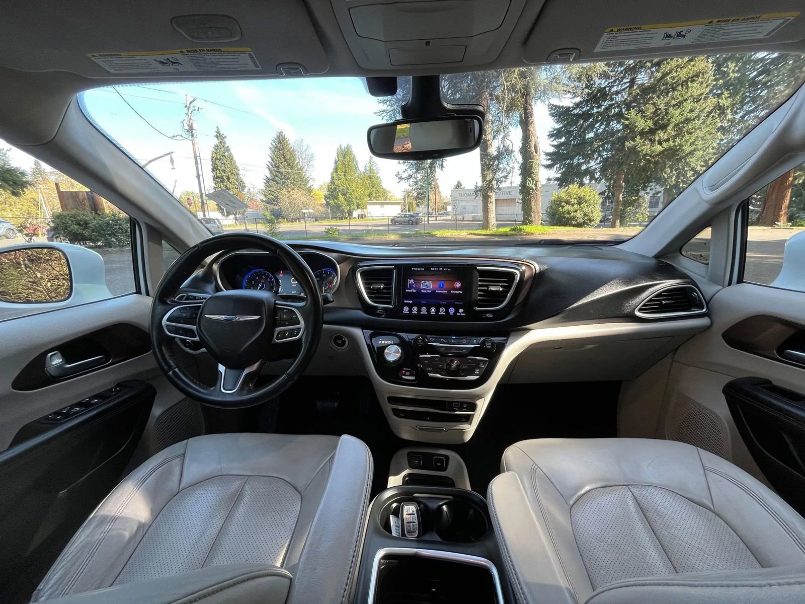 Used 2017 Chrysler Pacifica Touring-L Plus w/ Advanced Safetytec Group image 14