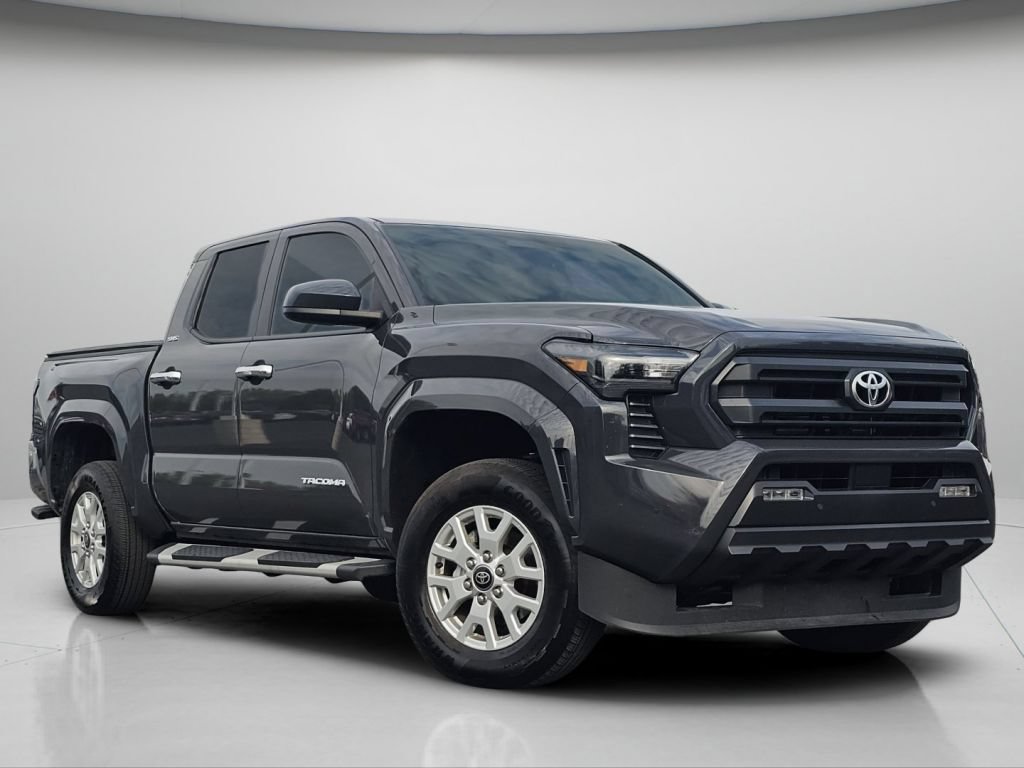 Used 2025 Toyota Tacoma SR5 AWD/4WD image 2