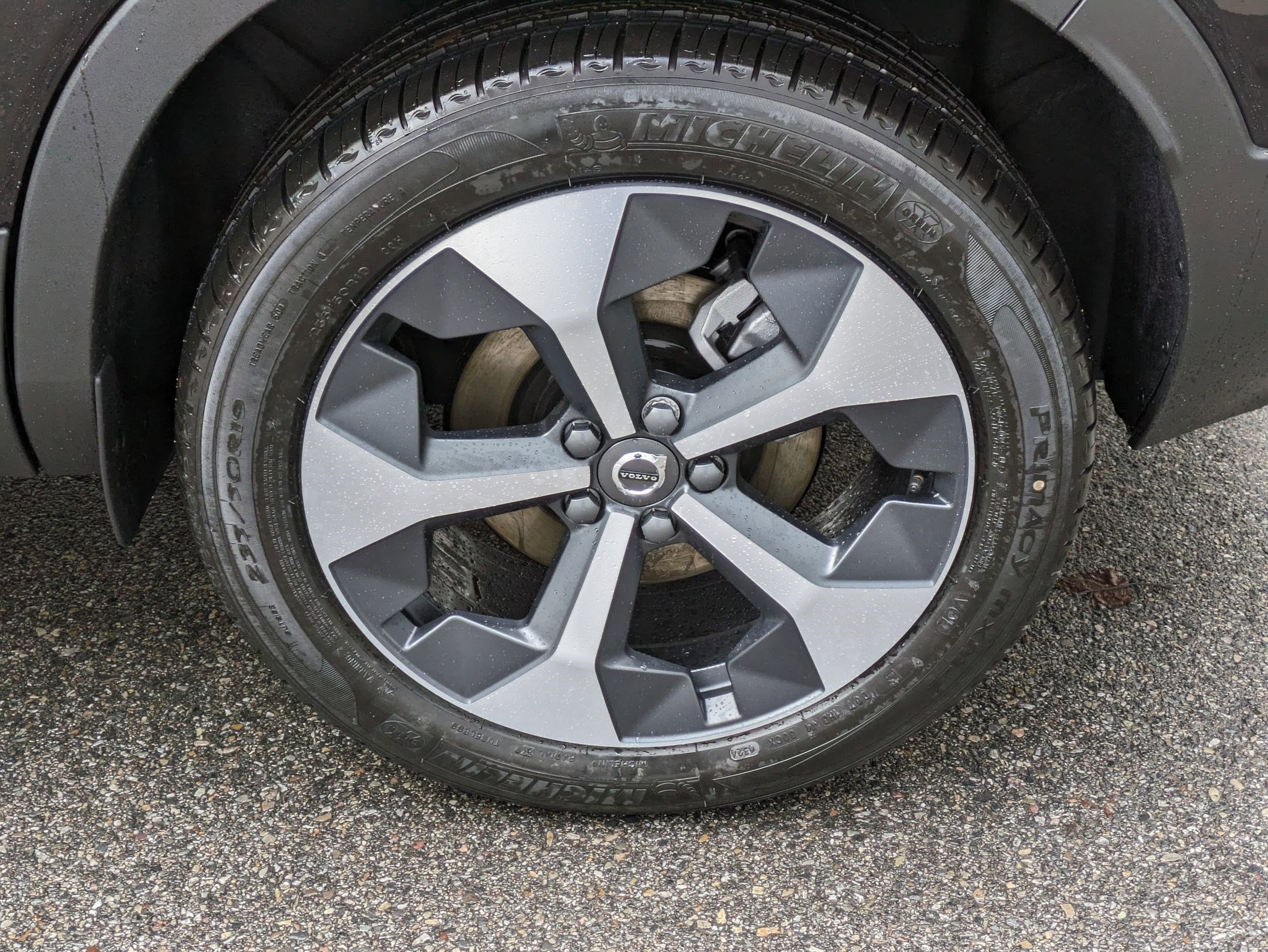 New 2025 Volvo XC40 B5 Core w/ Protection Package Premier image 15