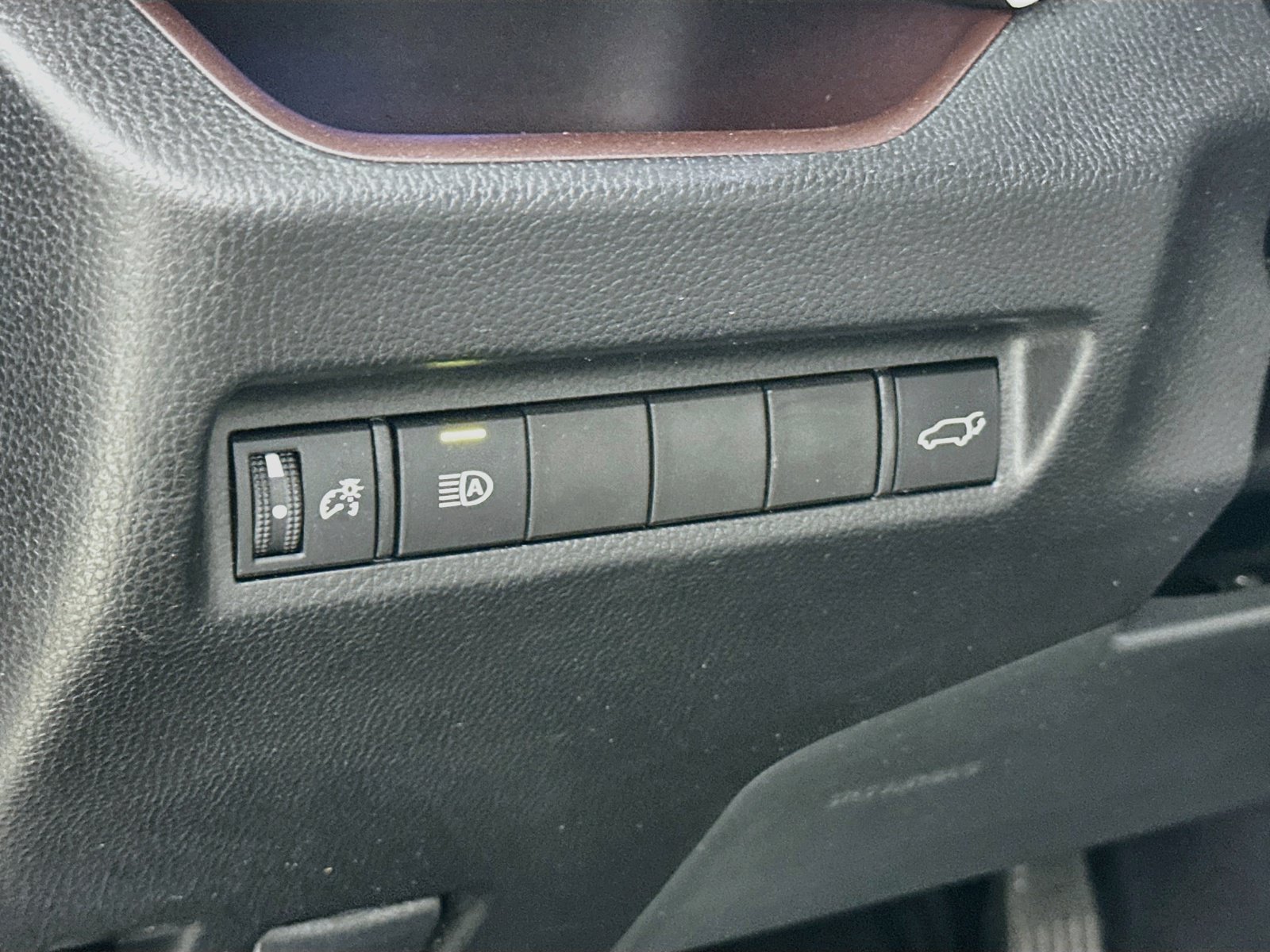 Used 2021 Toyota RAV4 Limited AWD/4WD image 10
