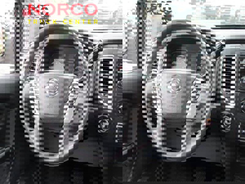 Used 2017 Nissan Titan S image 17