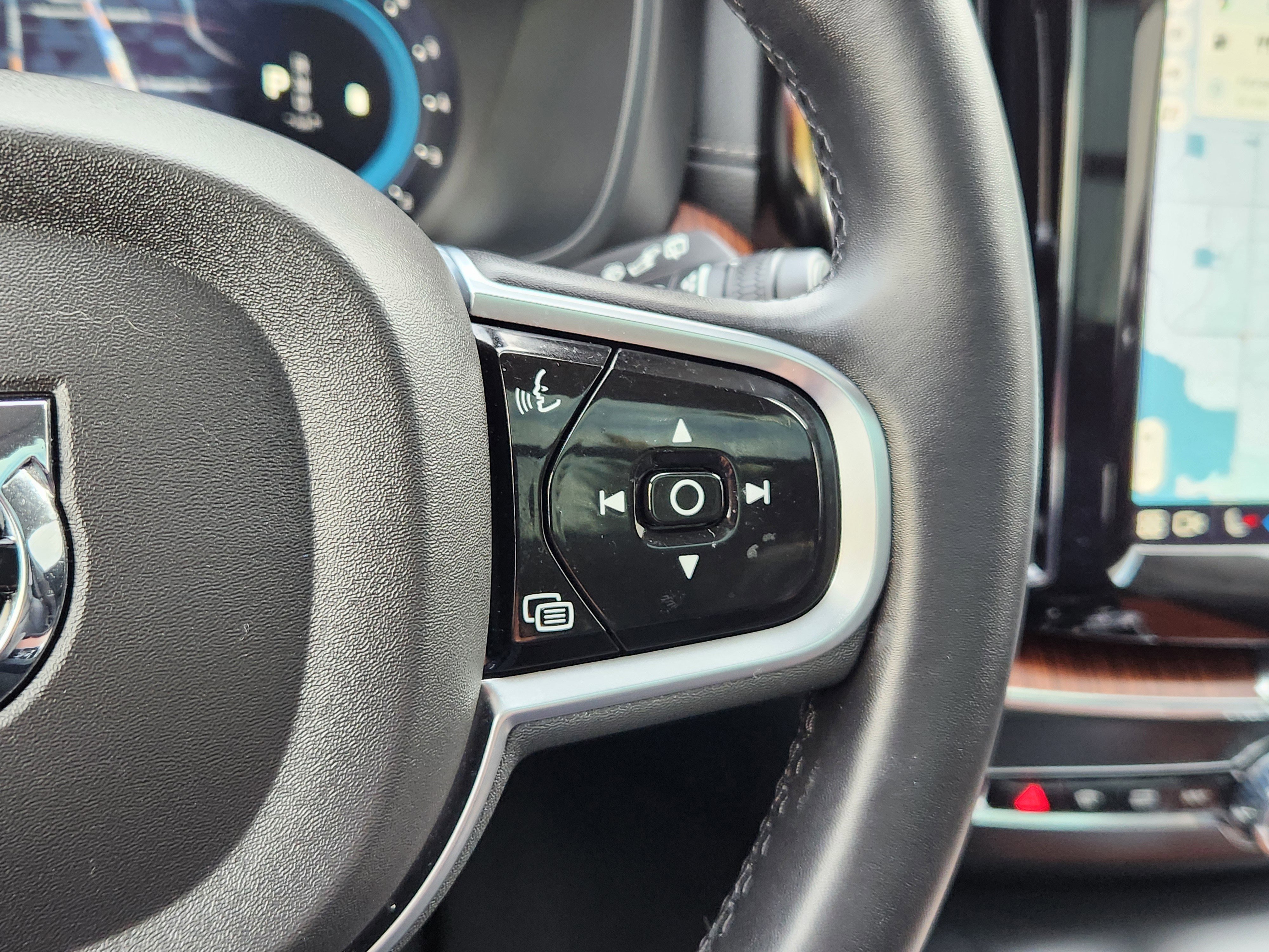 Certified 2023 Volvo XC60 B5 Ultimate image 19