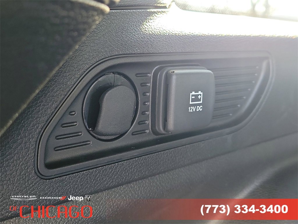 New 2026 Jeep Grand Cherokee Laredo image 9