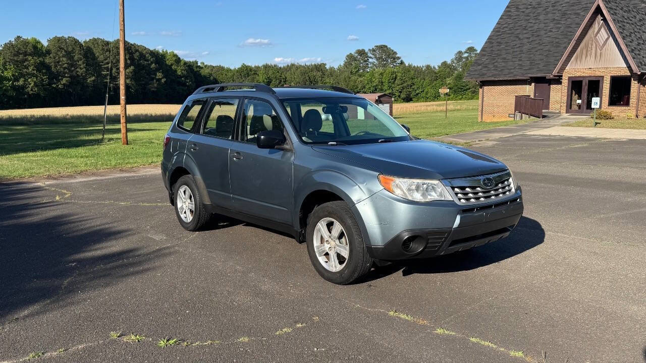 Used 2013 Subaru Forester 2.5X w/ Popular Pkg 1 AWD/4WD image 2