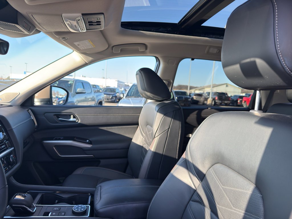 Certified 2023 Nissan Pathfinder Platinum image 26