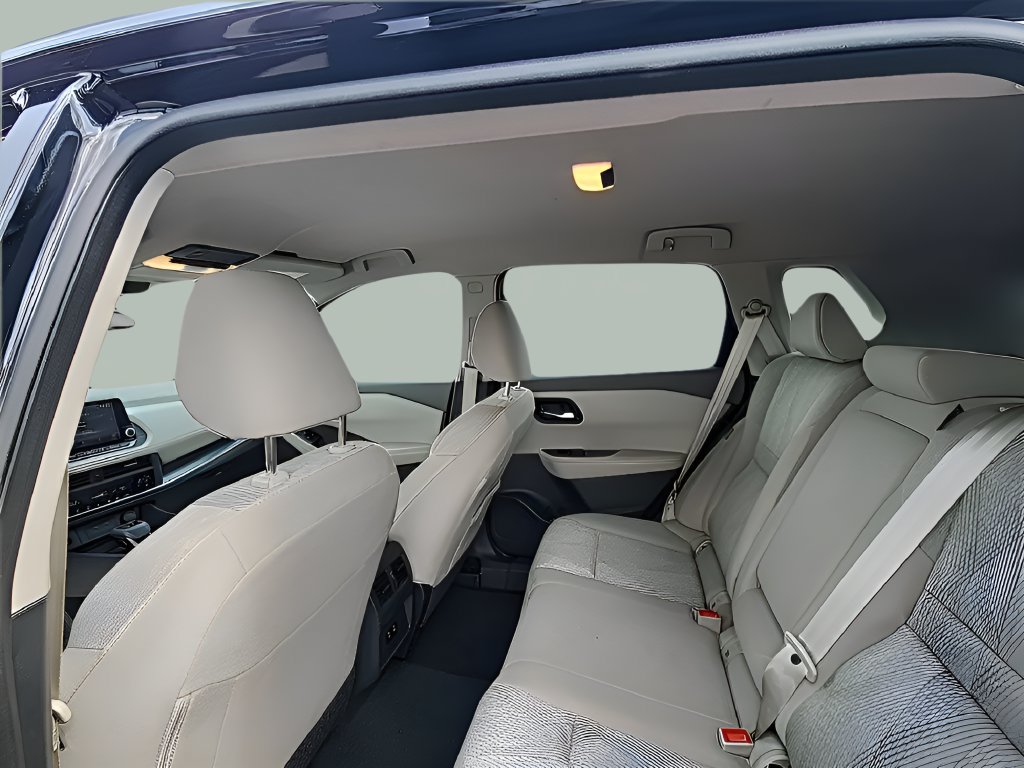 Used 2025 Nissan Rogue SV AWD/4WD image 19