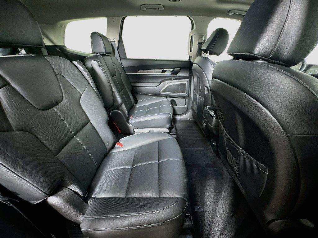 Used 2023 Kia Telluride EX w/ EX Captain's Chair Package FWD image 29