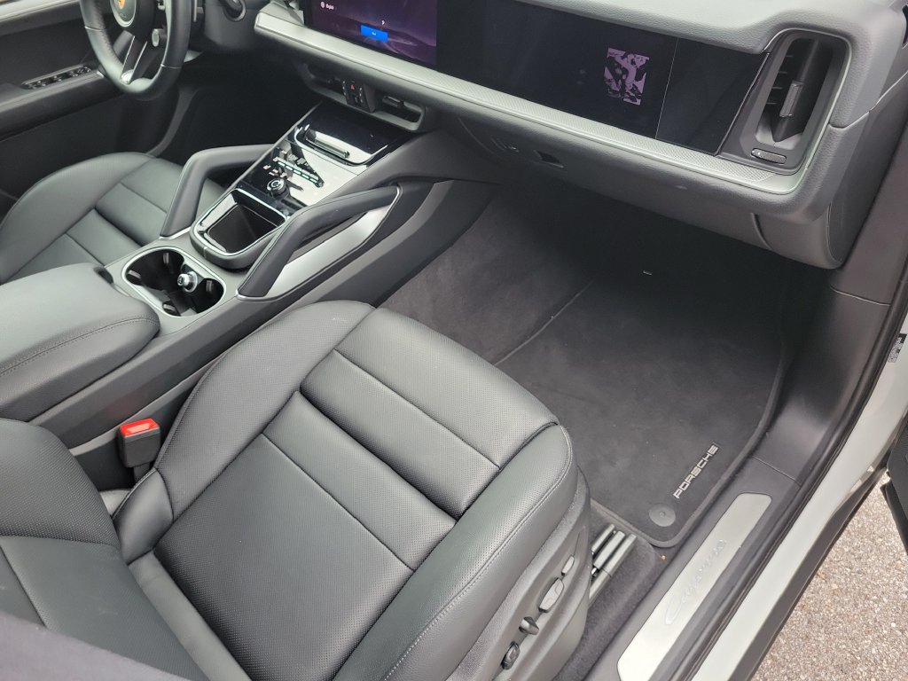 Certified 2026 Porsche Cayenne AWD/4WD image 19