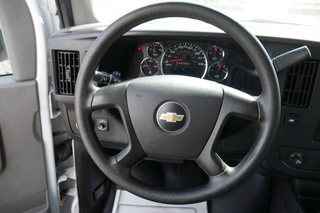 Used 2016 Chevrolet Express 3500 RWD image 12