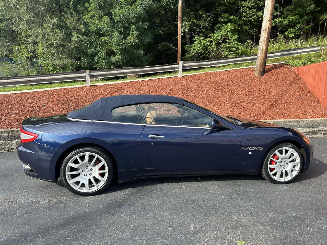 Used 2011 Maserati GranTurismo Convertible RWD image 13