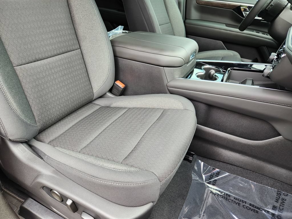 New 2026 Chevrolet Suburban LS w/ Max Trailering Package AWD/4WD image 16
