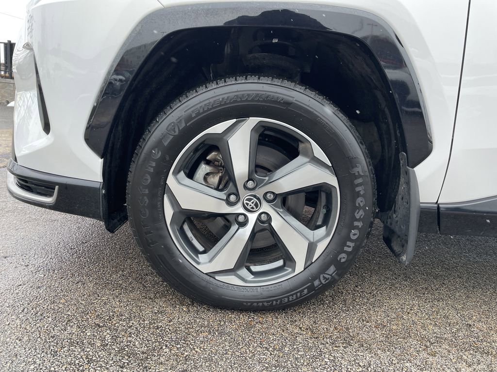 Used 2023 Toyota RAV4 SE w/ Weather & Moonroof Package image 9