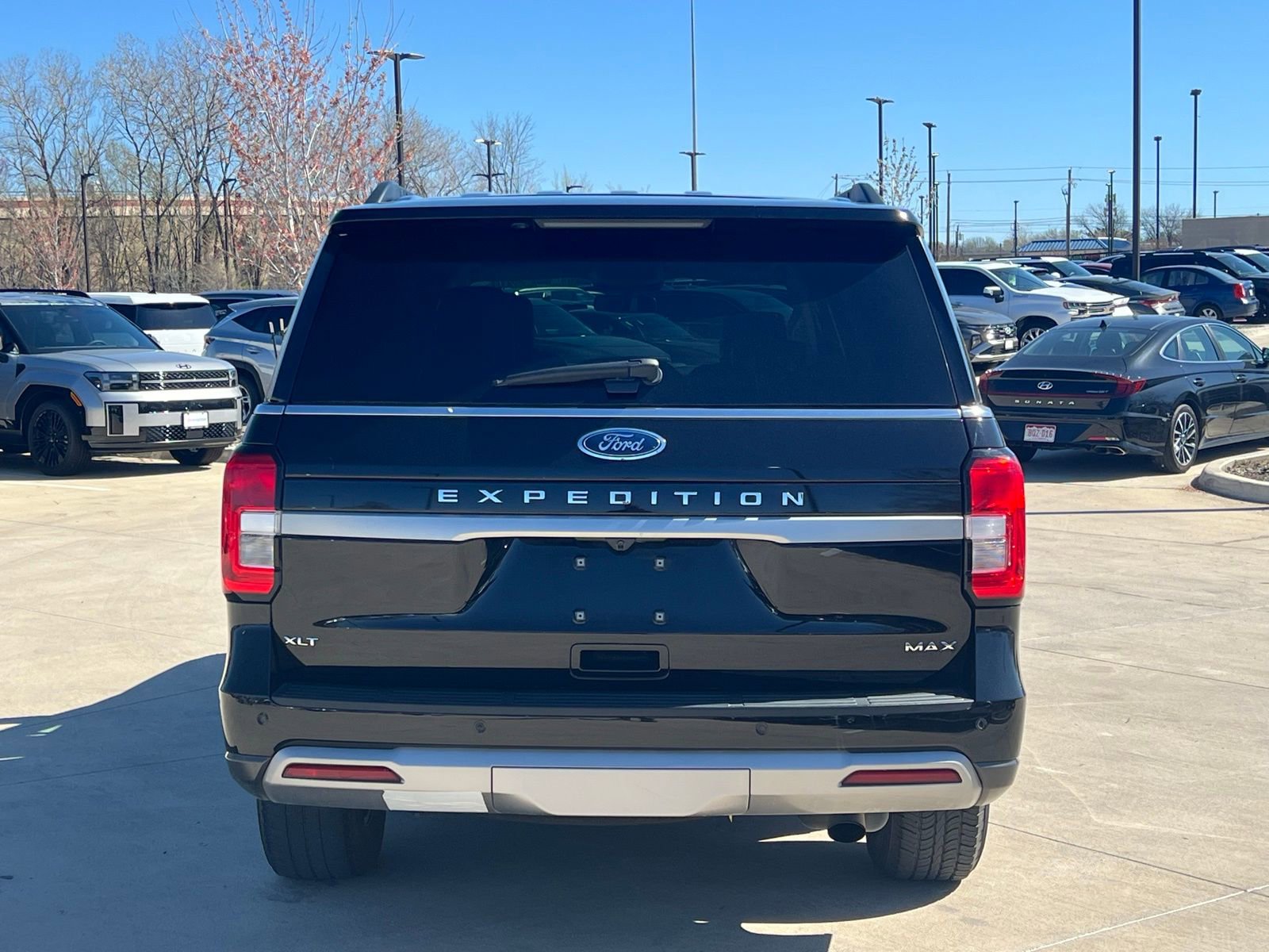 Used 2024 Ford Expedition Max XLT image 10