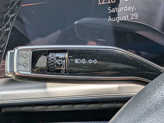 Certified 2024 Cadillac Lyriq Luxury AWD/4WD image 33