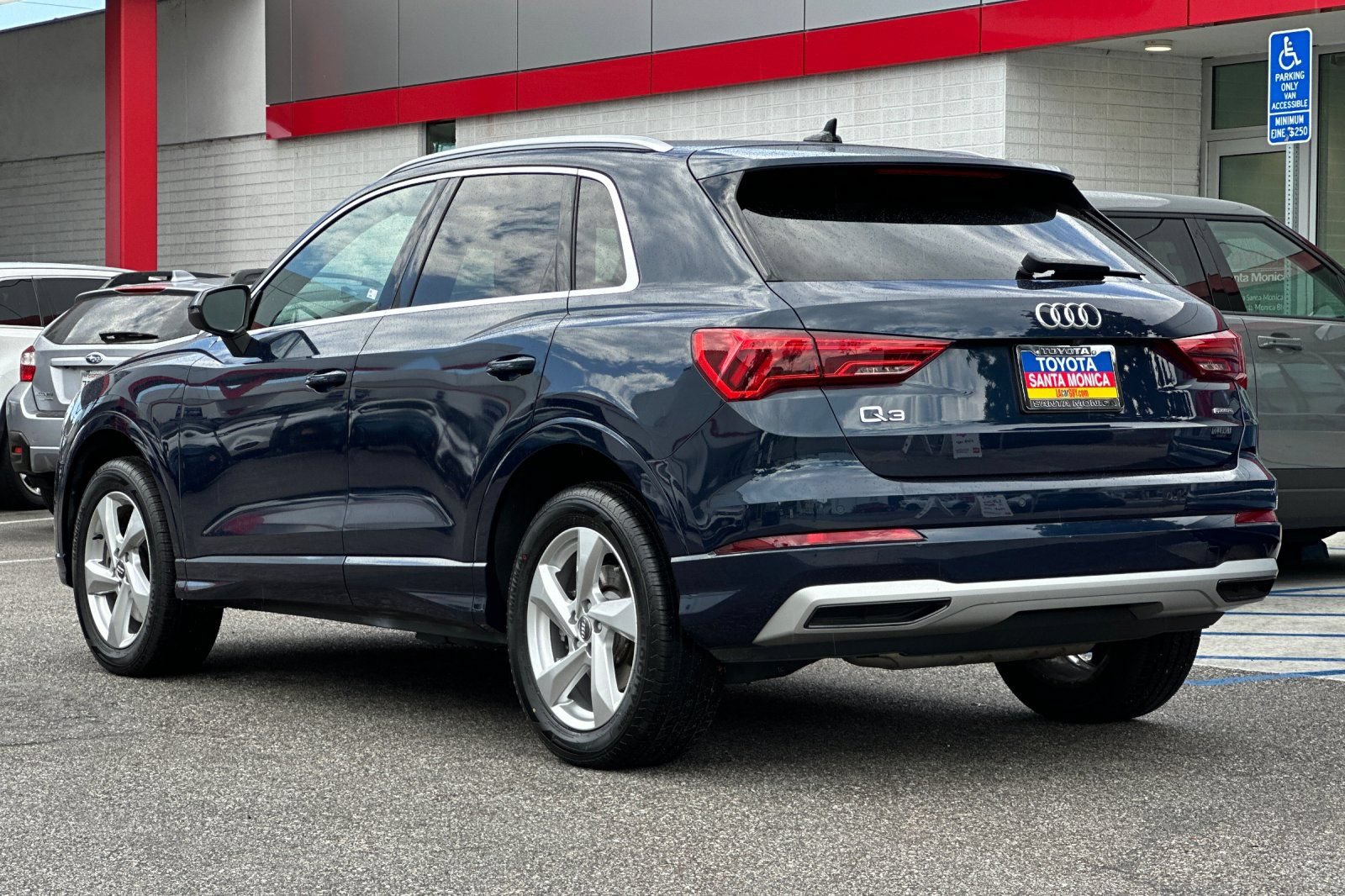 Used 2020 Audi Q3 2.0T Premium w/ Convenience Package AWD/4WD image 6