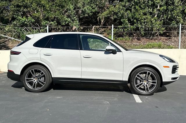 Used 2022 Porsche Cayenne Platinum Edition image 6