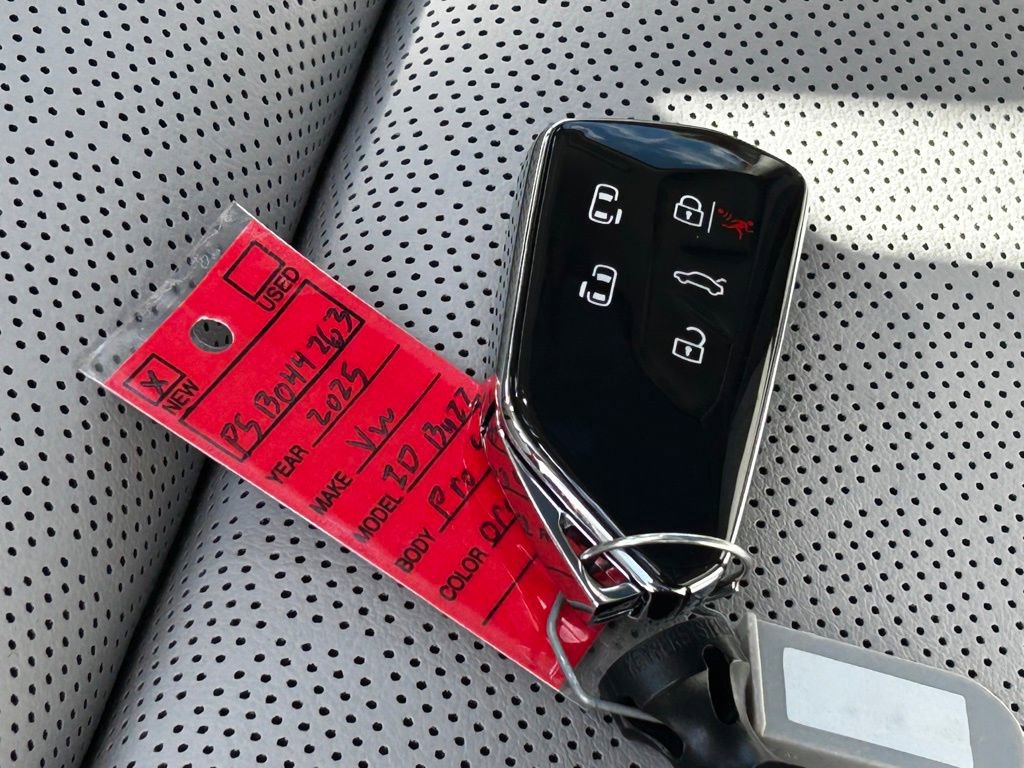 New 2025 Volkswagen ID. Buzz Pro S Plus image 44