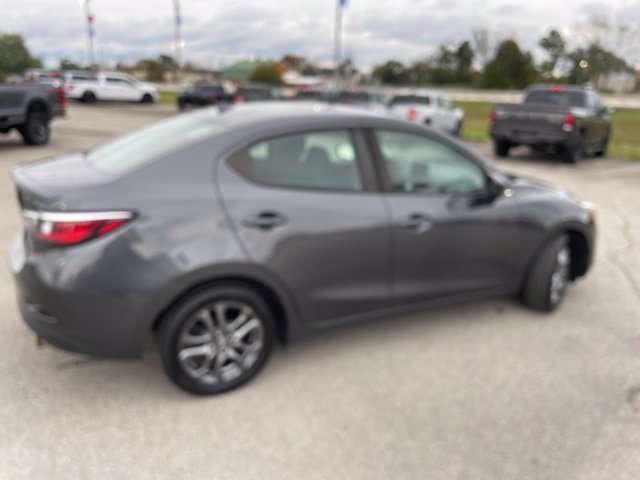 Used 2019 Toyota Yaris LE FWD image 12