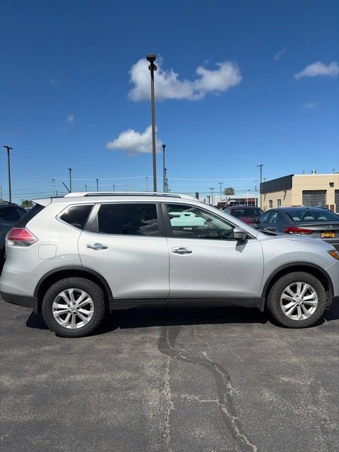 Used 2016 Nissan Rogue SV w/ SV Premium Package AWD/4WD image 8