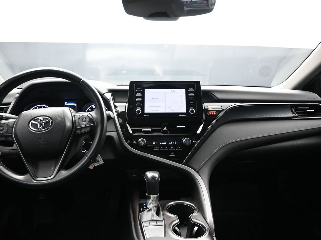 Used 2024 Toyota Camry SE image 19
