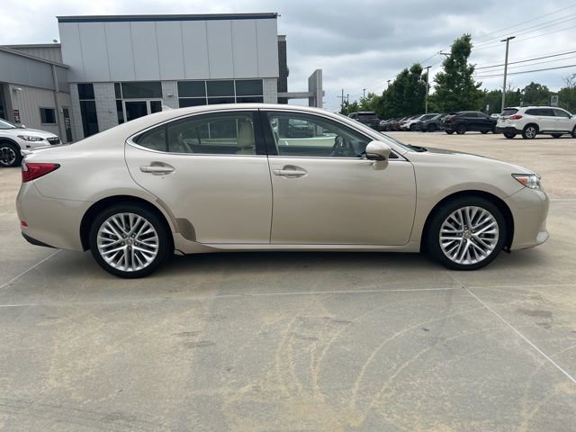 Used 2014 Lexus ES 350 w/ Luxury Package FWD image 3