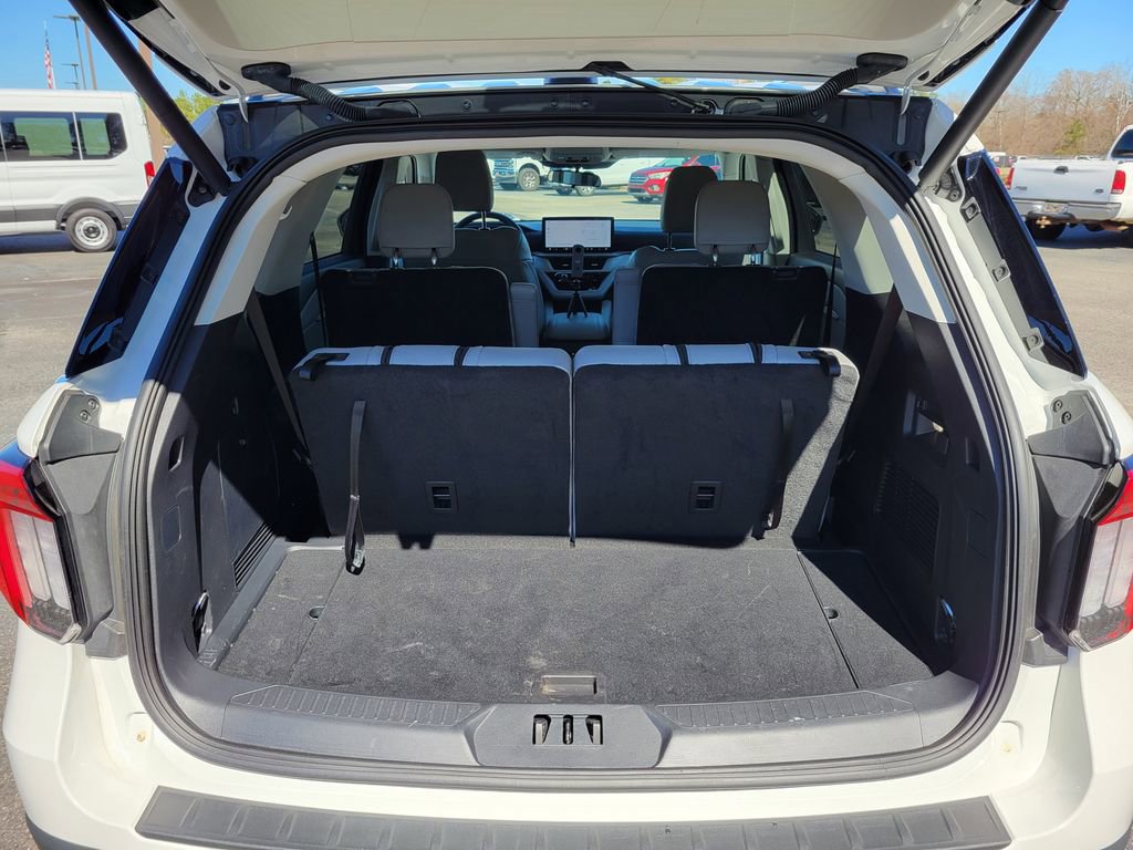 Certified 2025 Ford Explorer Active w/ Active Comfort Package image 12