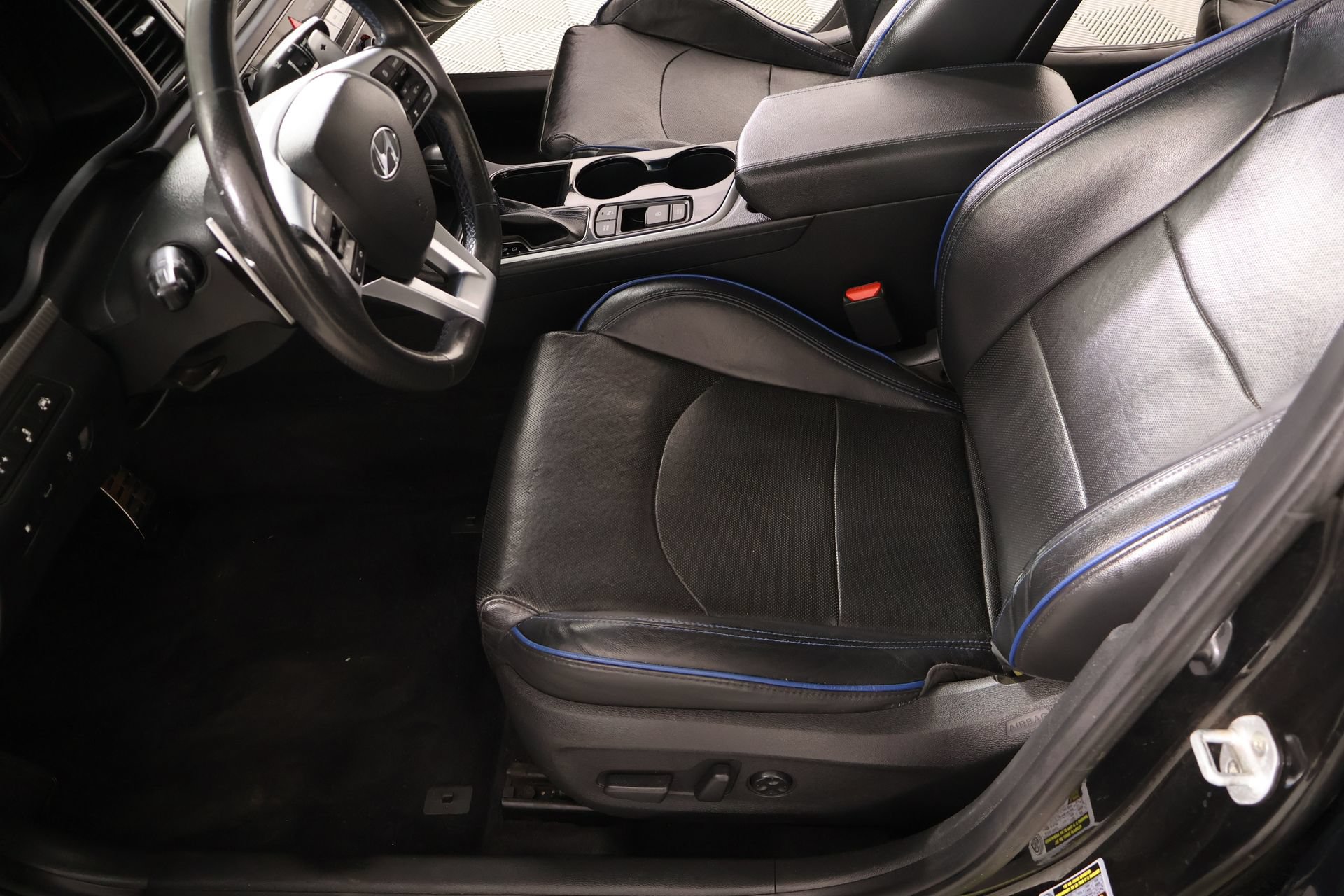 Used 2019 Hyundai Sonata Limited w/ Cargo Package FWD image 12