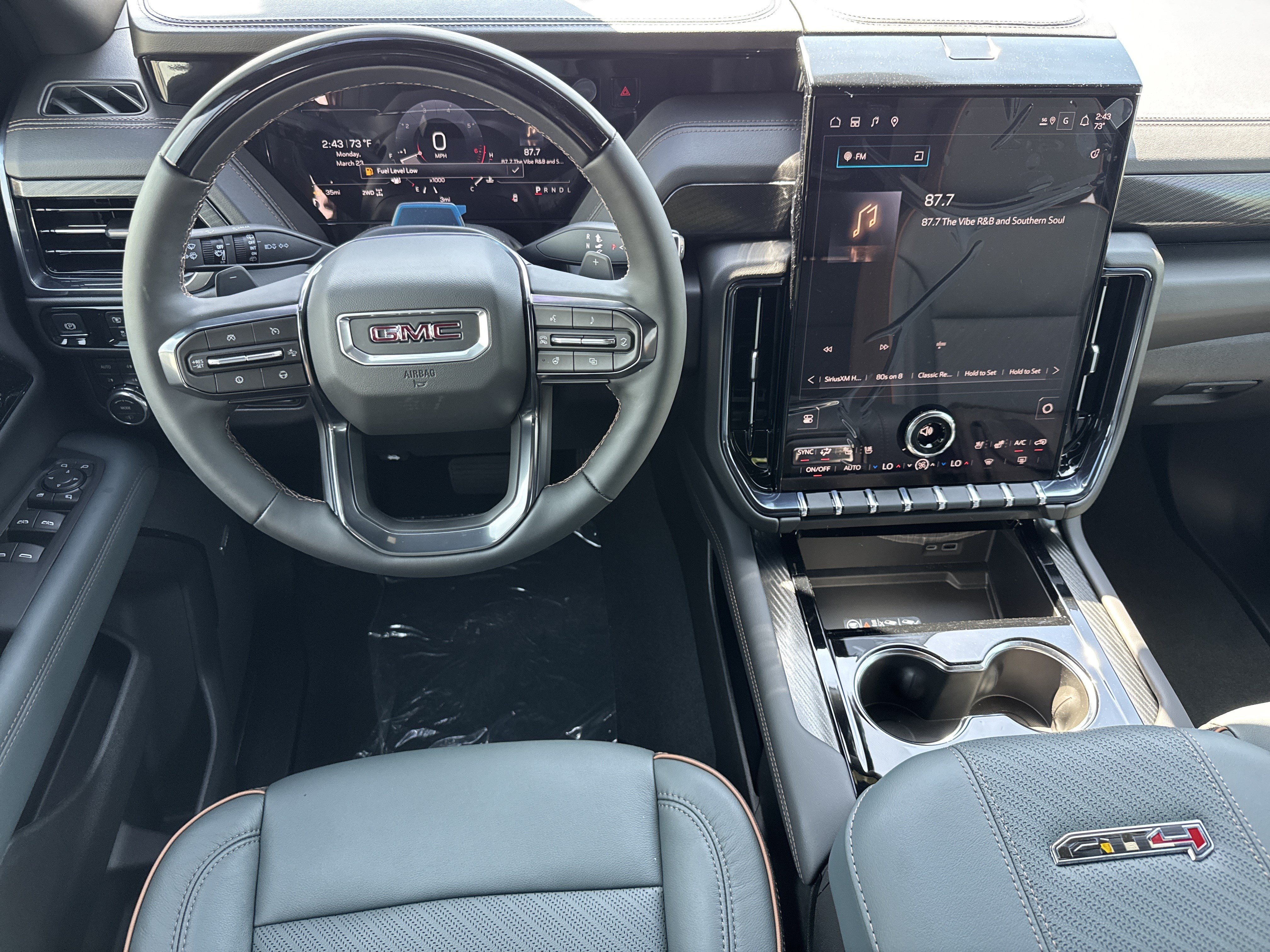 New 2026 GMC Yukon XL AT4 w/ AT4 Premium Plus Package AWD/4WD image 17