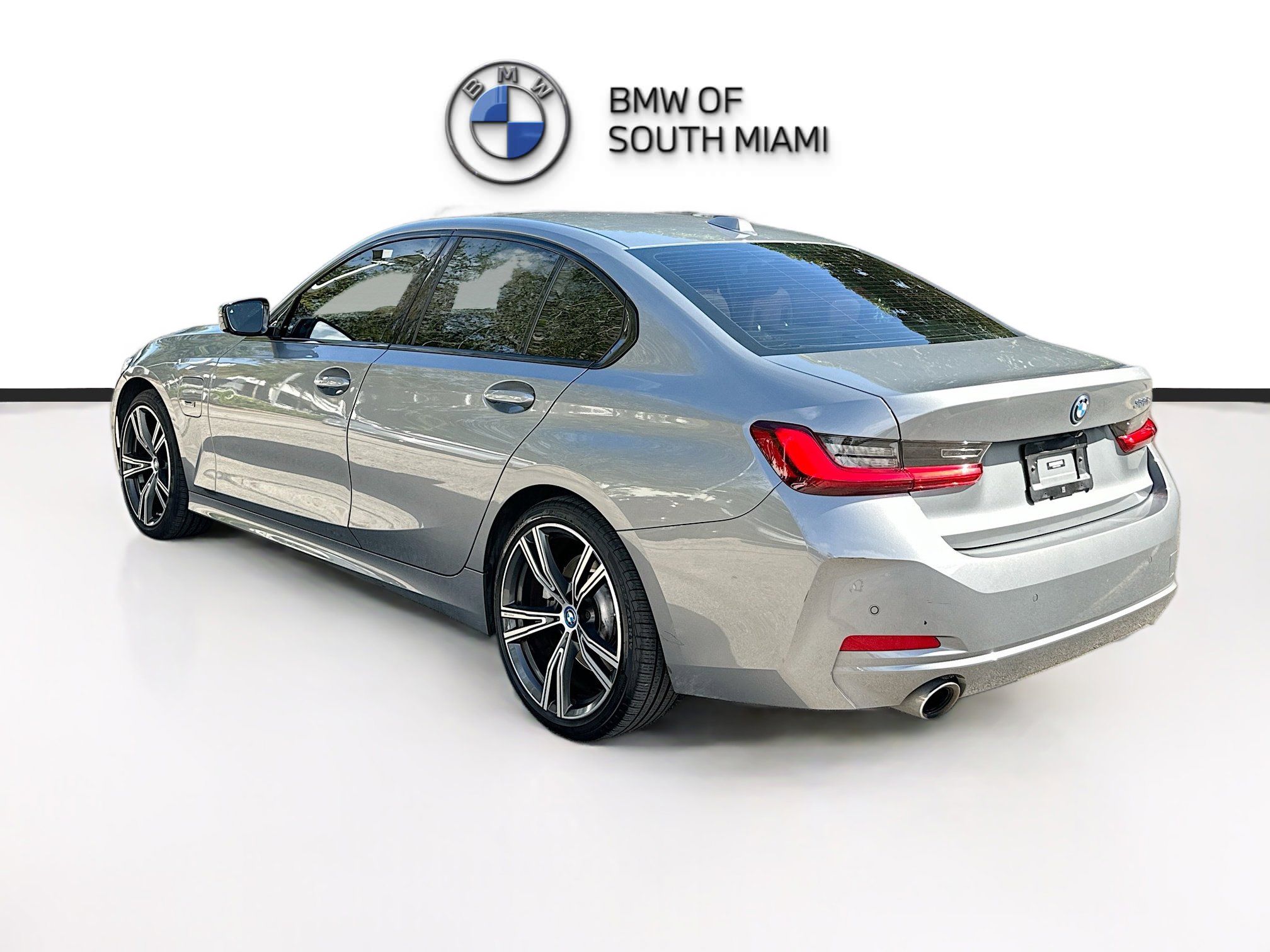 Certified 2023 BMW 330e w/ Driving Assistance Package image 5