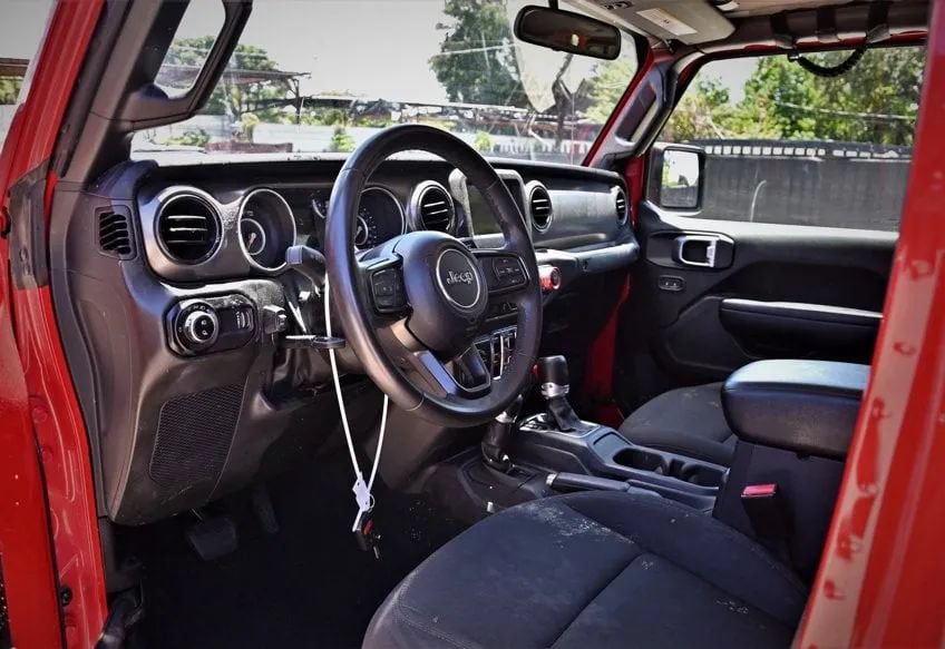 Used 2023 Jeep Gladiator Sport AWD/4WD image 9