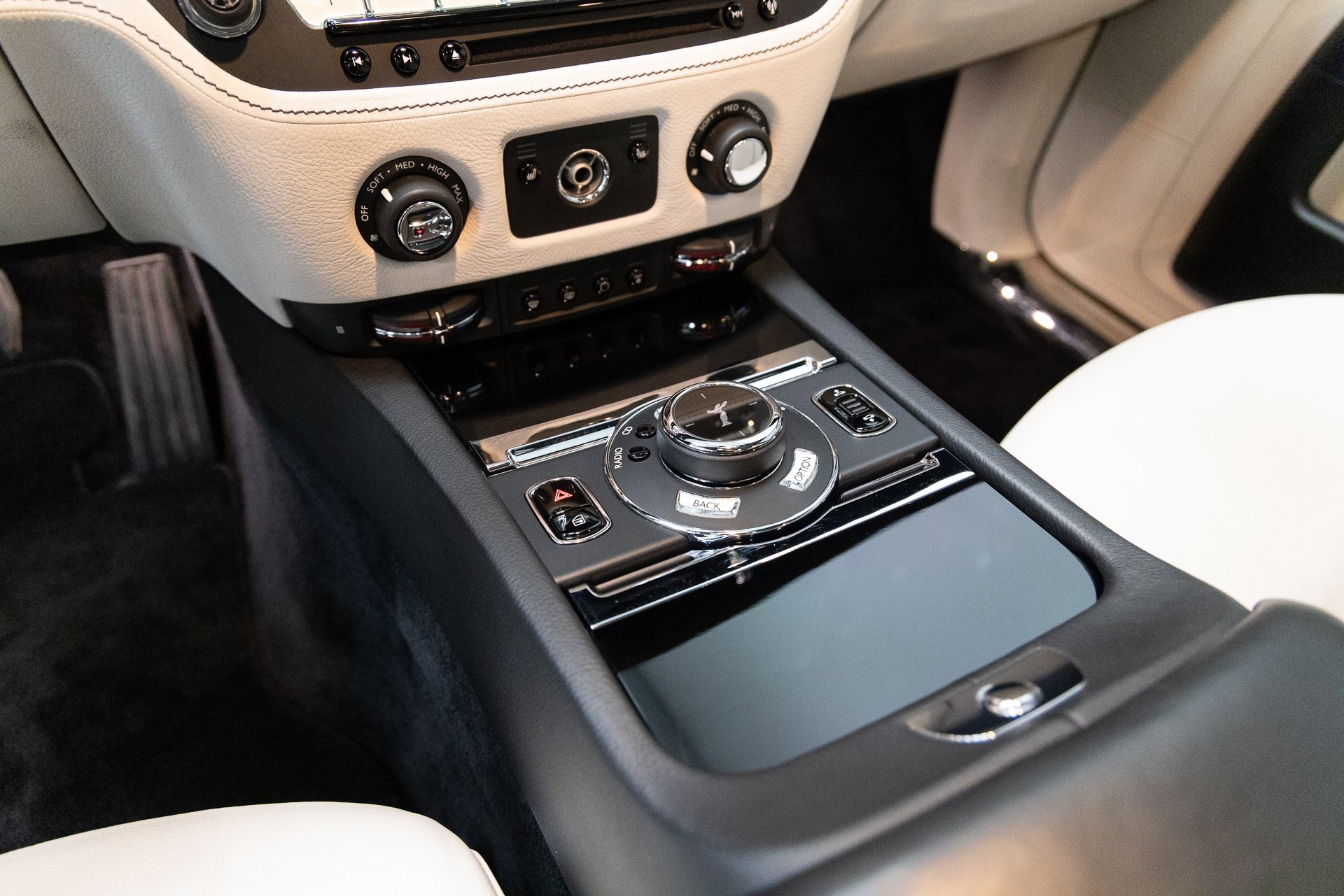 Used 2014 Rolls-Royce Ghost image 20