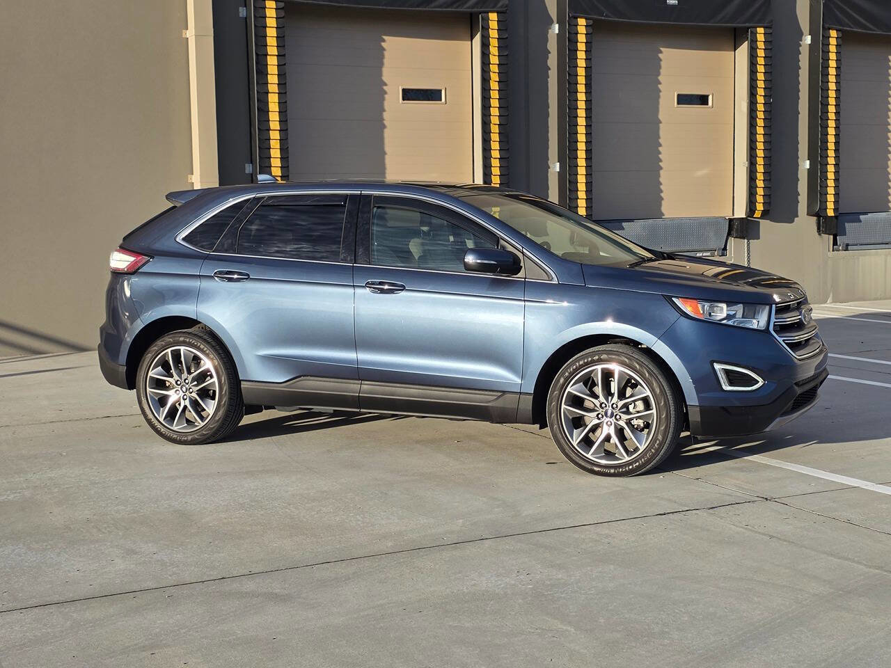 Used 2018 Ford Edge Titanium w/ Equipment Group 301A image 2