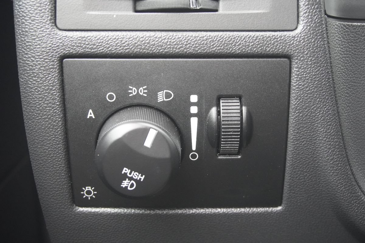 Used 2009 Dodge Challenger SRT8 RWD image 17