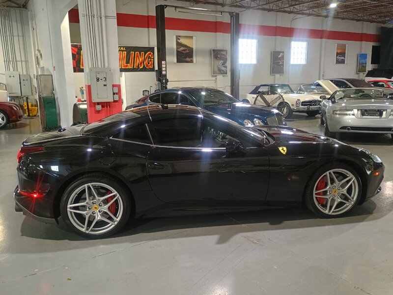 Used 2018 Ferrari California T RWD image 48