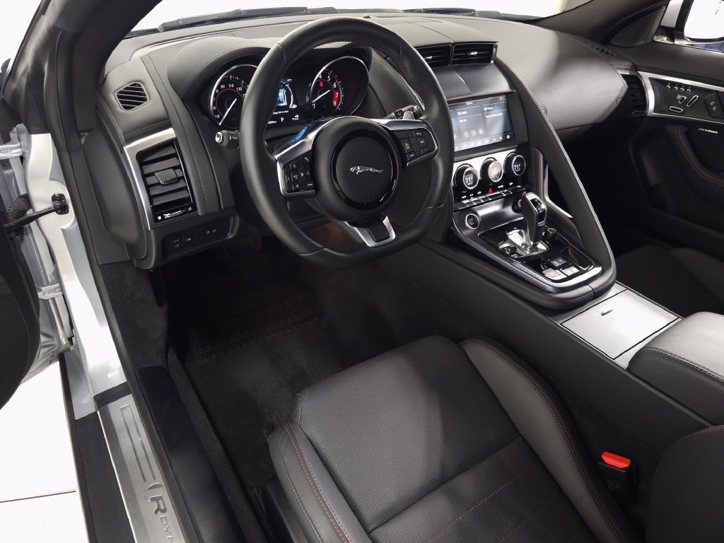 Used 2020 Jaguar F-TYPE R-Dynamic AWD/4WD image 14