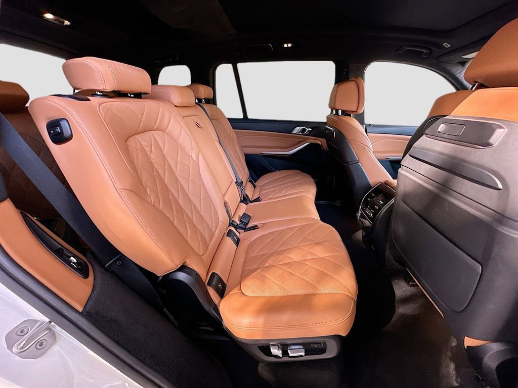 Used 2023 BMW X7 xDrive40i w/ M Sport Package image 29